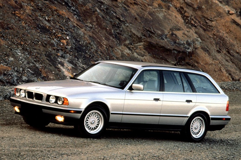 Bmw 5 Series Touring photo 22