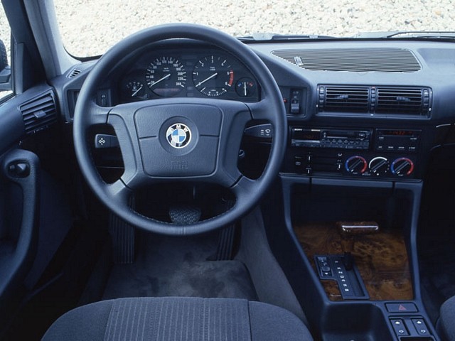 Bmw 5 Series Touring foto 44