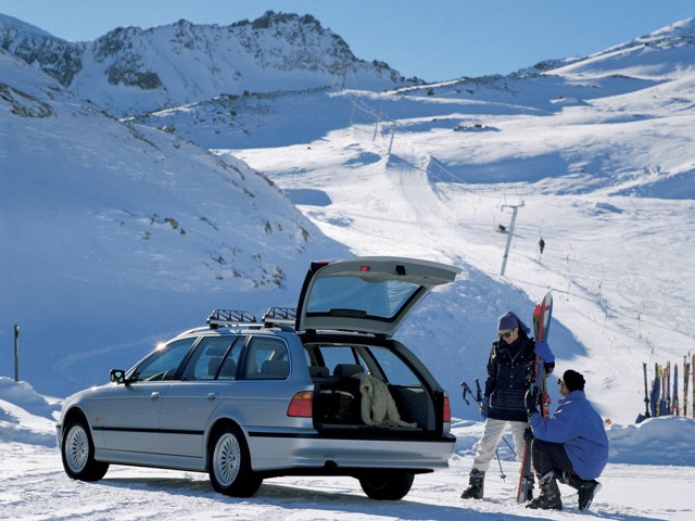 Bmw 5 Series Touring photo 19