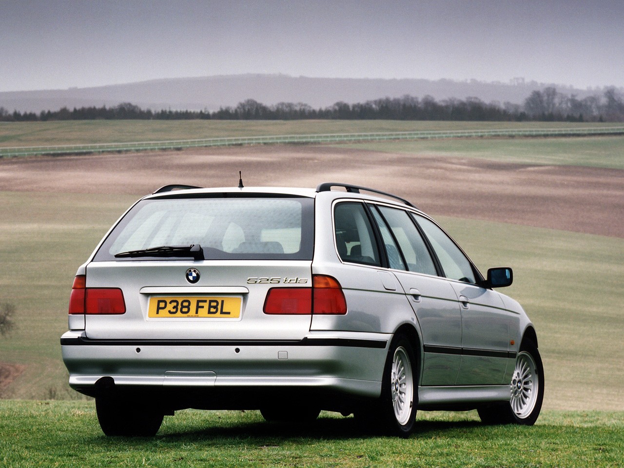 Bmw 5 Series Touring photo 21