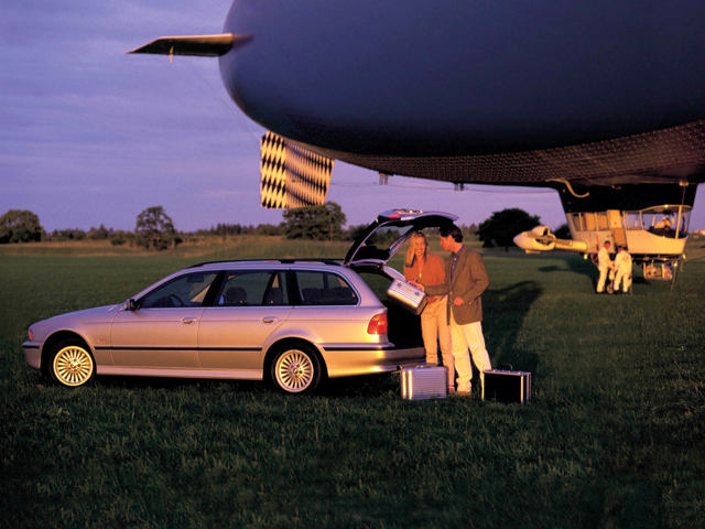 Bmw 5 Series Touring photo 24