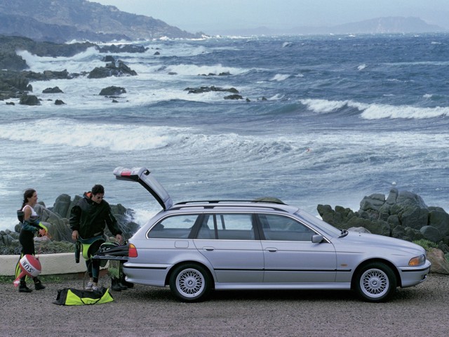 Bmw 5 Series Touring photo 27