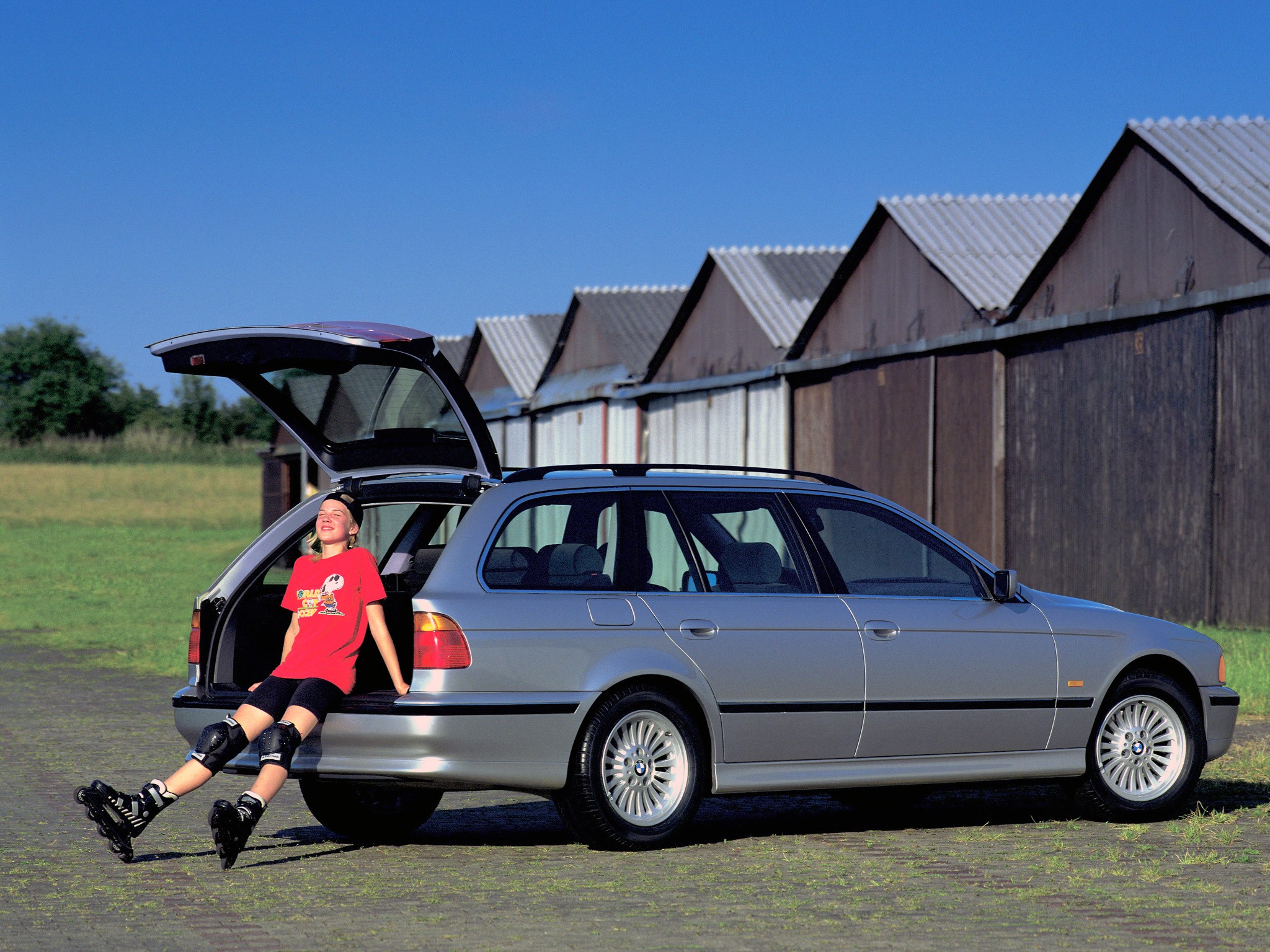 Bmw 5 Series Touring photo 33