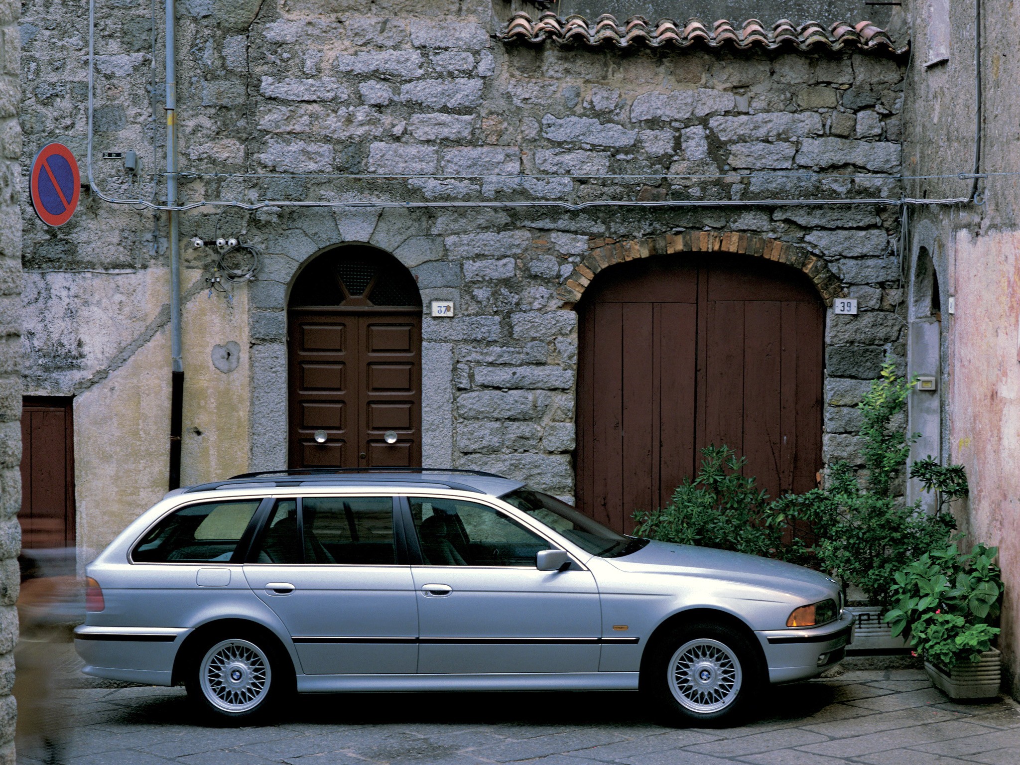 Bmw 5 Series Touring photo 34