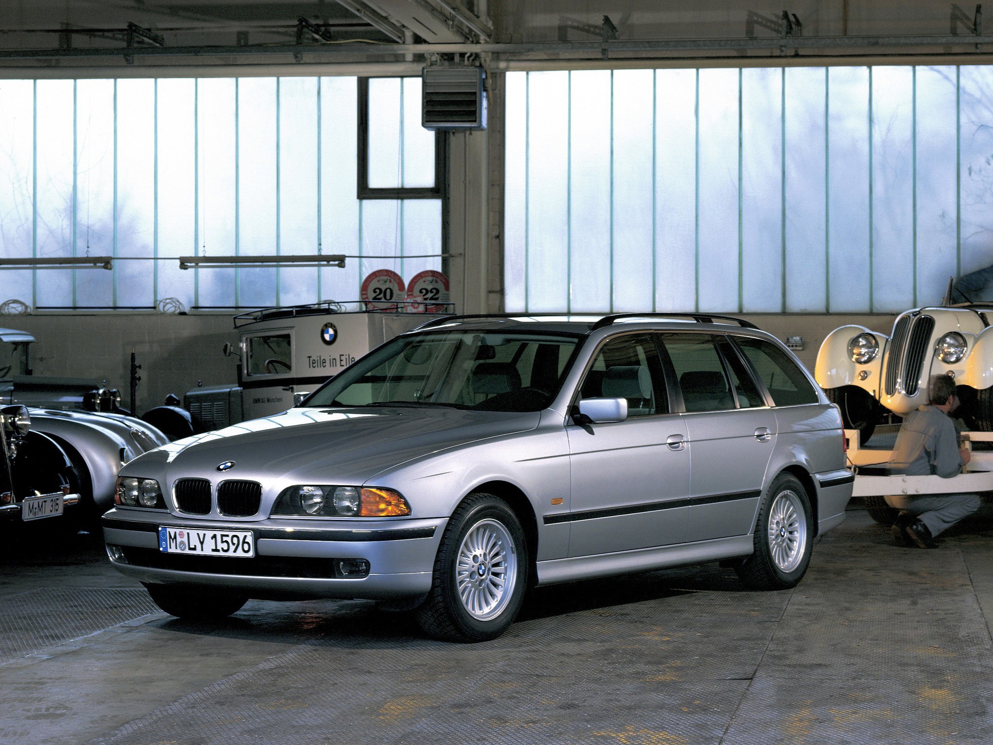 Bmw 5 Series Touring photo 37