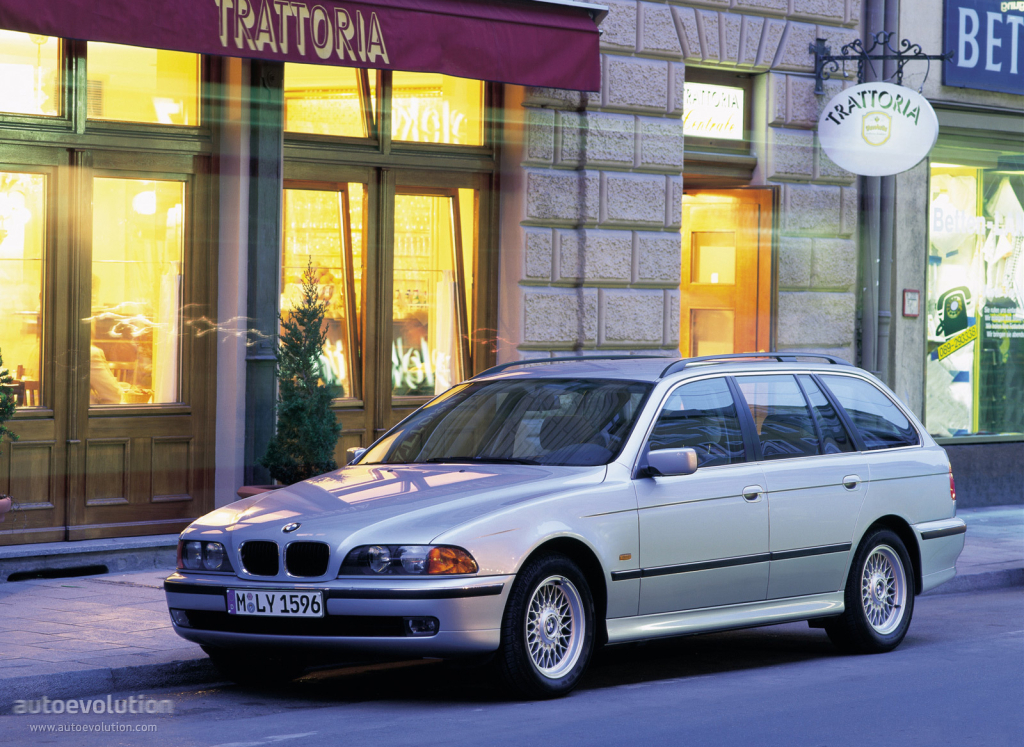 Bmw 5 Series Touring photo 6