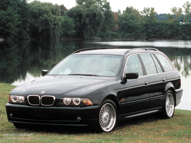 Bmw 5 Series Touring photo 10