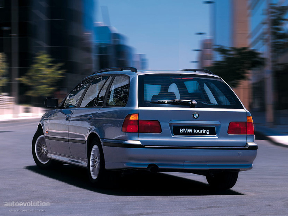 Bmw 5 Series Touring photo 4