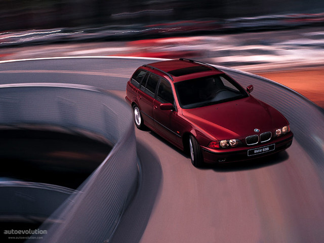Bmw 5 Series Touring photo 5