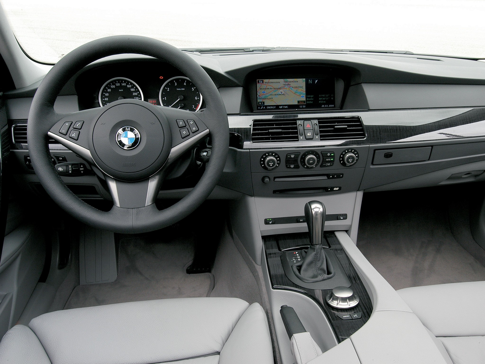 Bmw 5 Series Touring photo 89