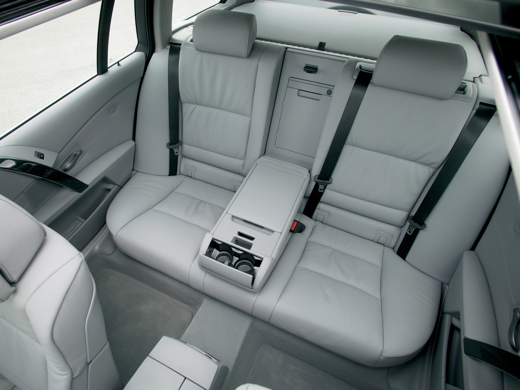 Bmw 5 Series Touring photo 92