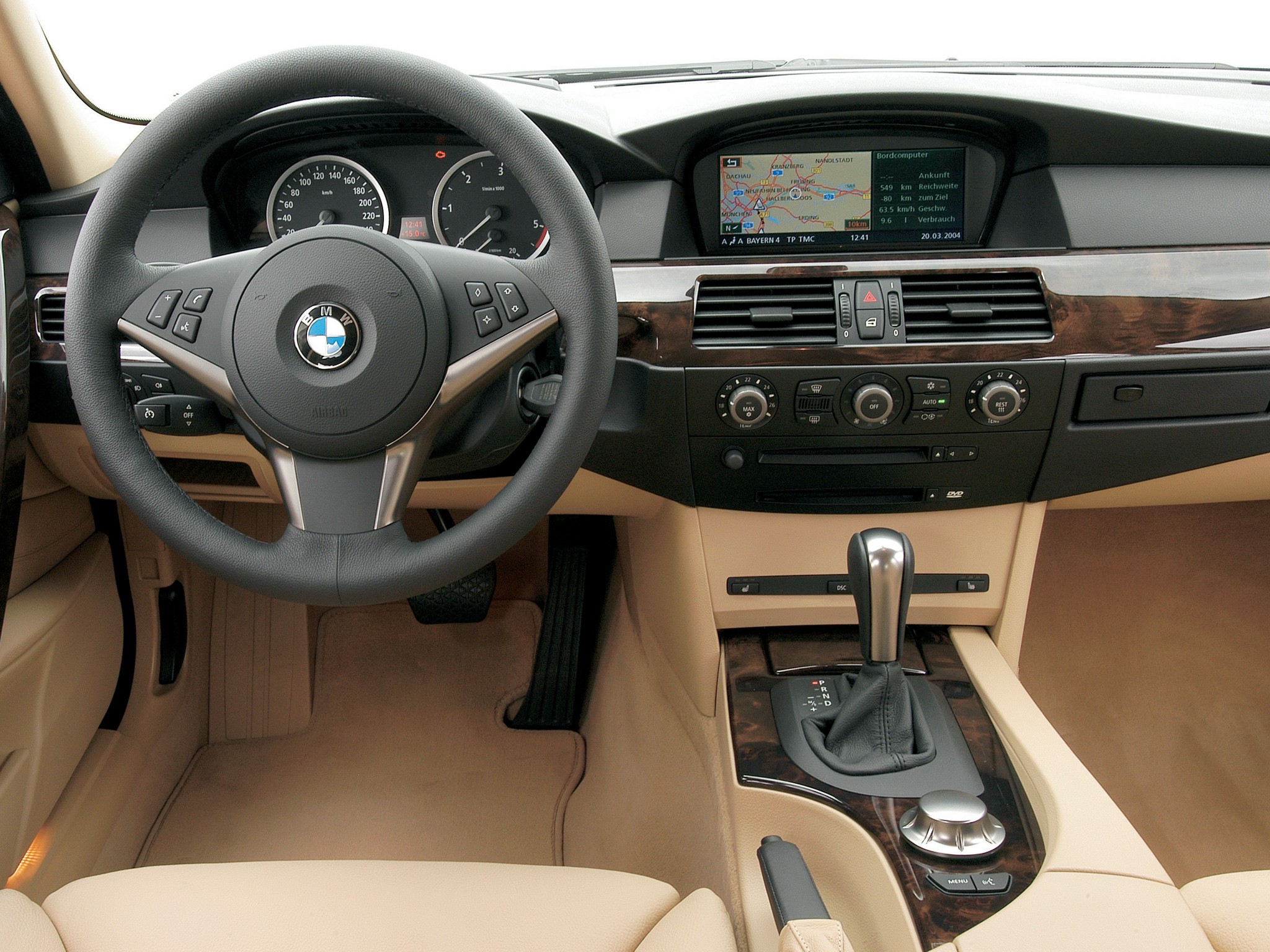 Bmw 5 Series Touring photo 94