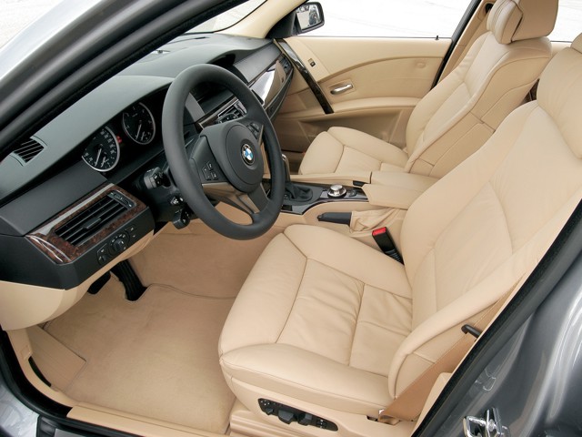Bmw 5 Series Touring photo 95