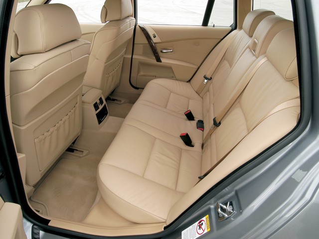Bmw 5 Series Touring photo 96