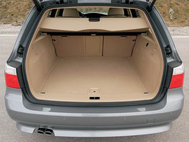 Bmw 5 Series Touring photo 97