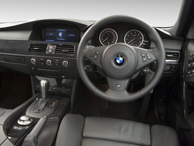 Bmw 5 Series Touring photo 98