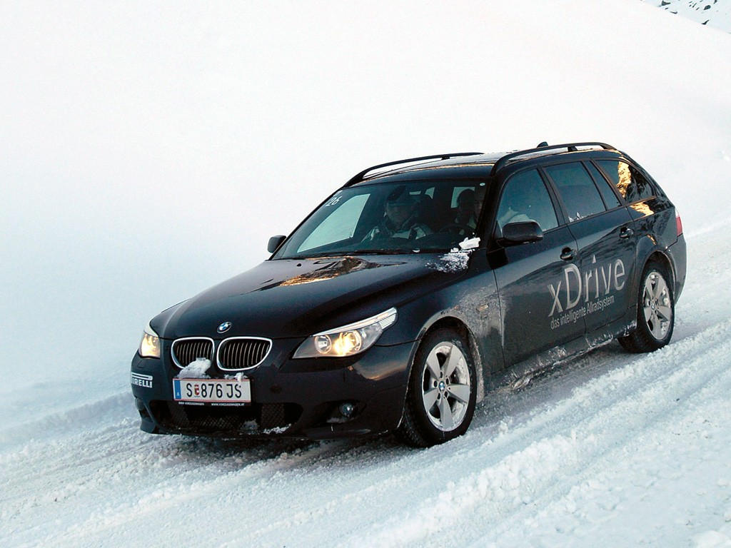 Bmw 5 Series Touring photo 12