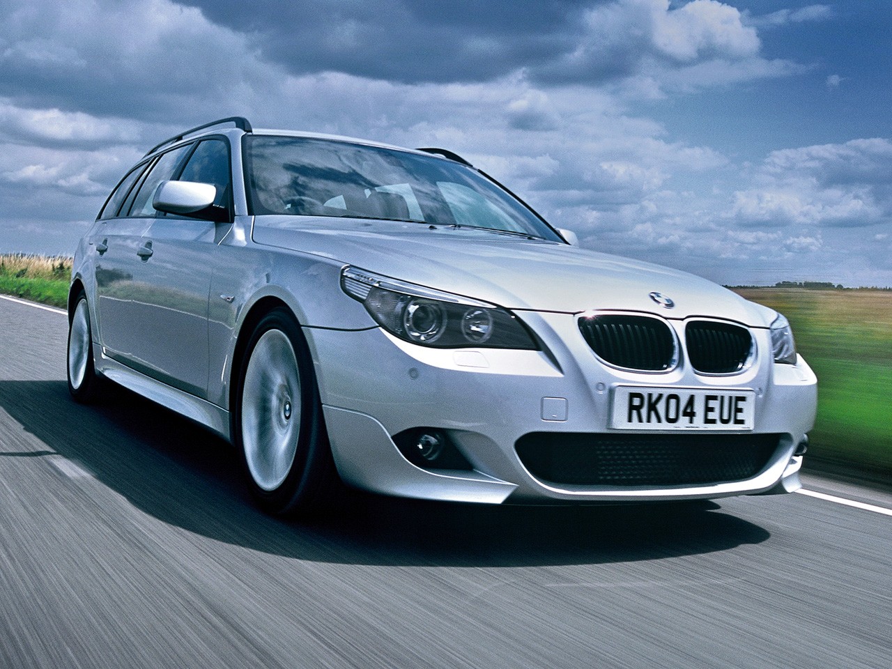 Bmw 5 Series Touring photo 14