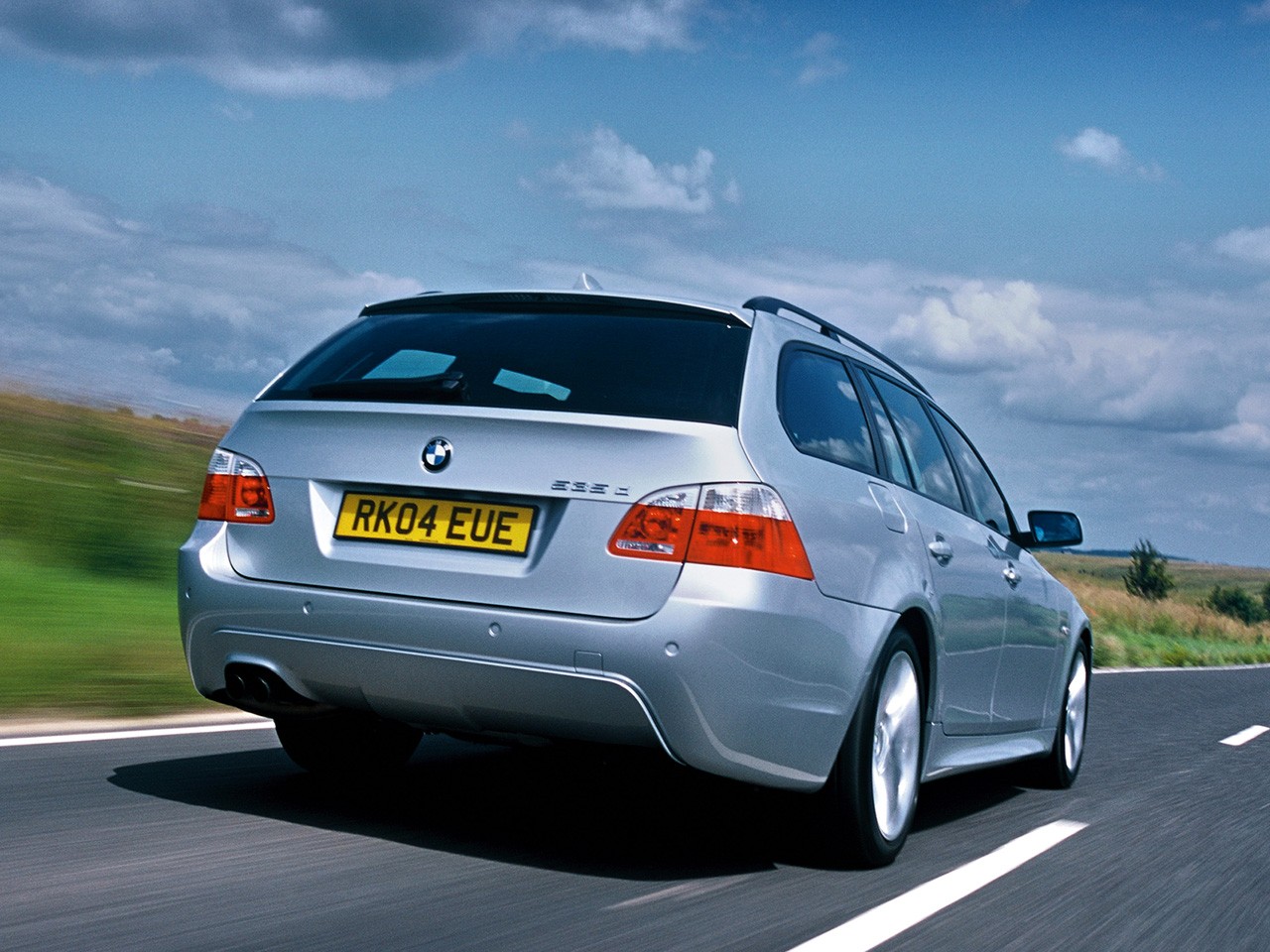 Bmw 5 Series Touring photo 15