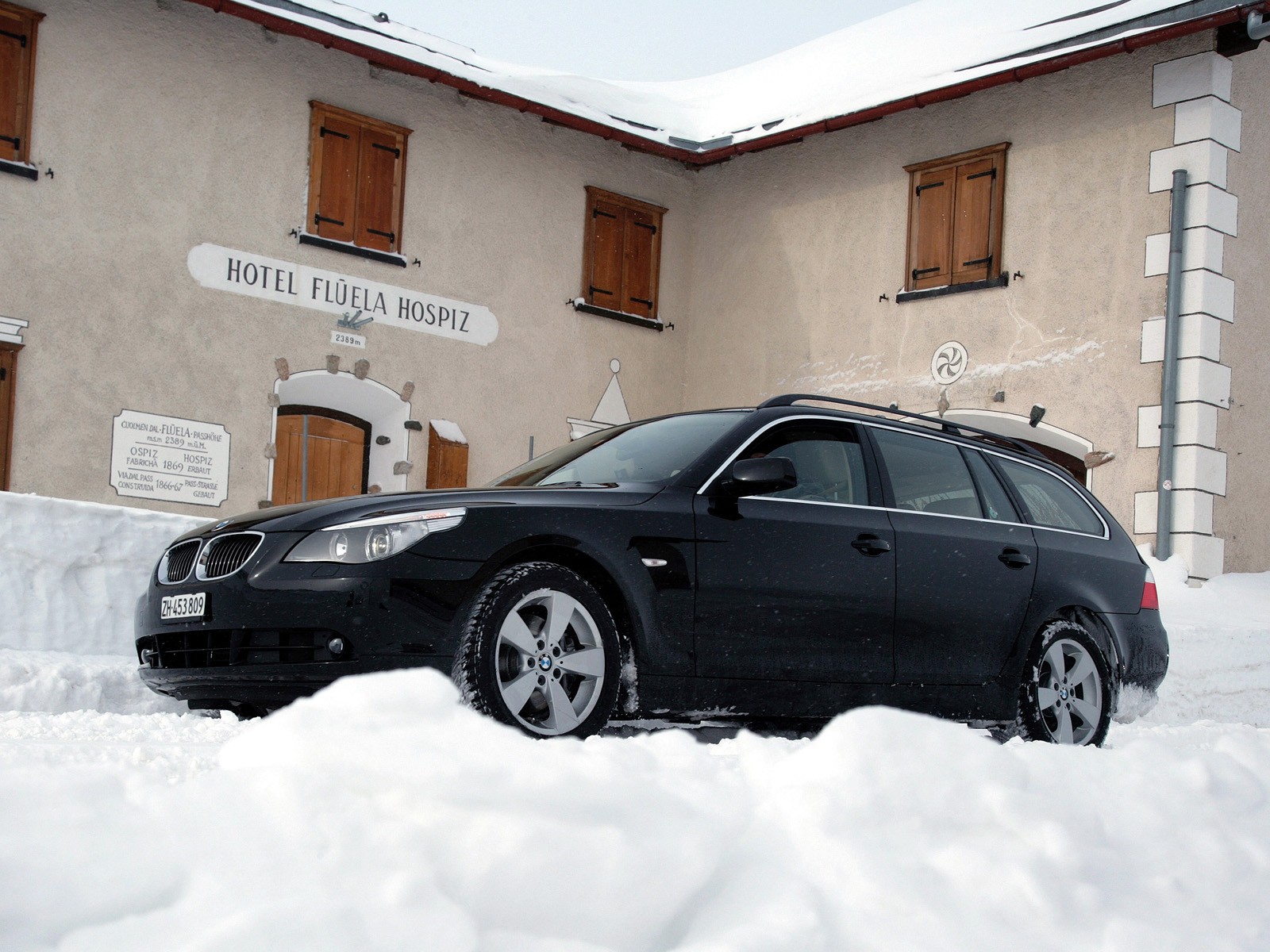 Bmw 5 Series Touring photo 26