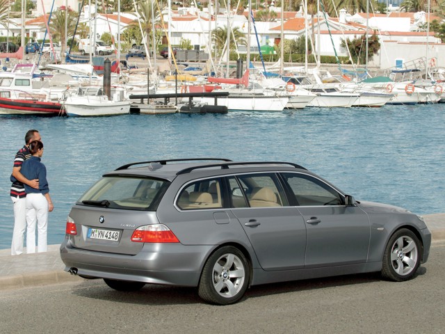 Bmw 5 Series Touring photo 27