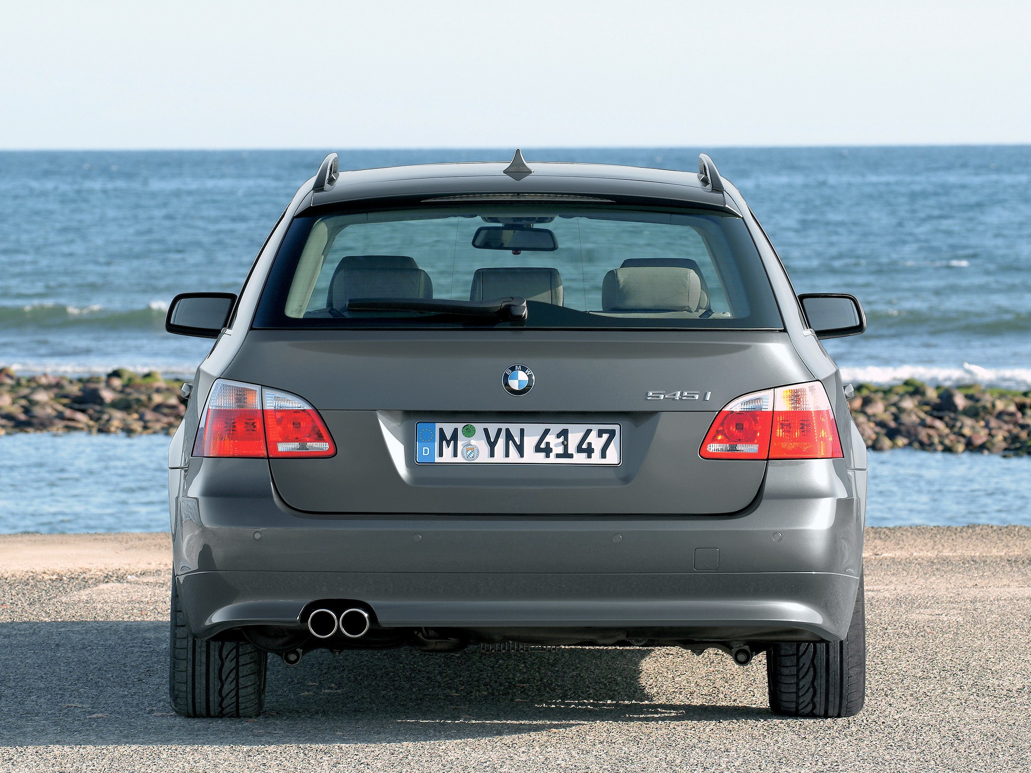 Bmw 5 Series Touring photo 39