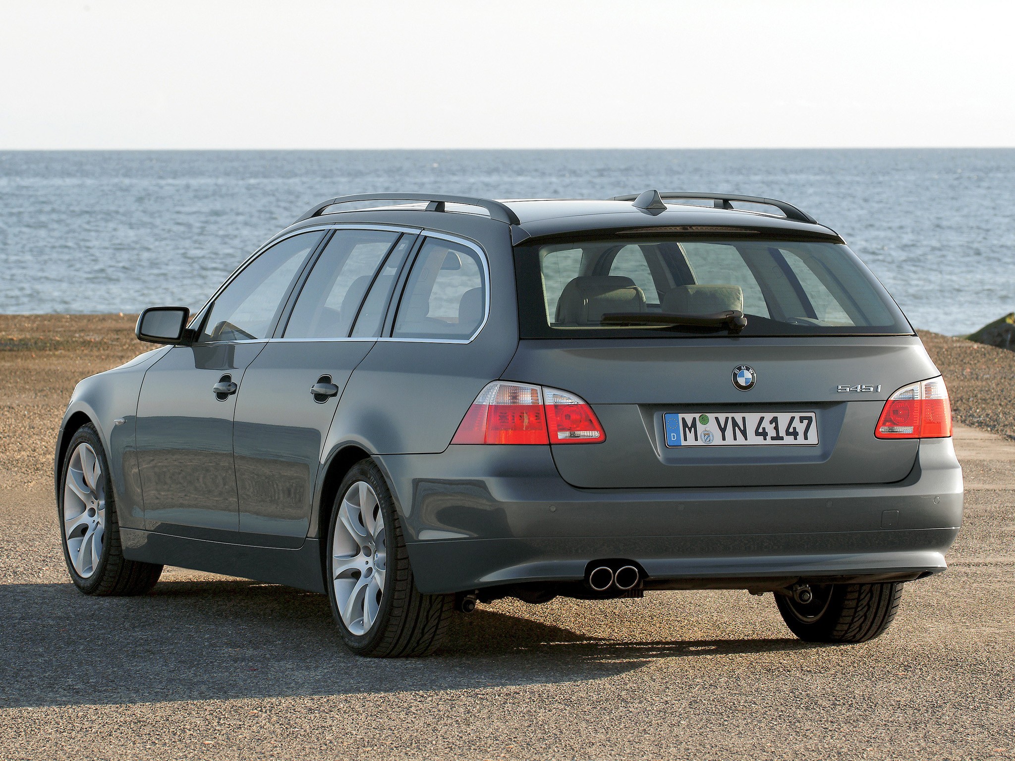 Bmw 5 Series Touring photo 40