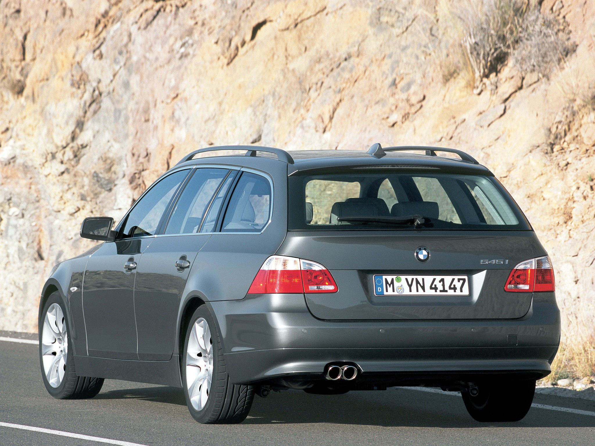 Bmw 5 Series Touring photo 42