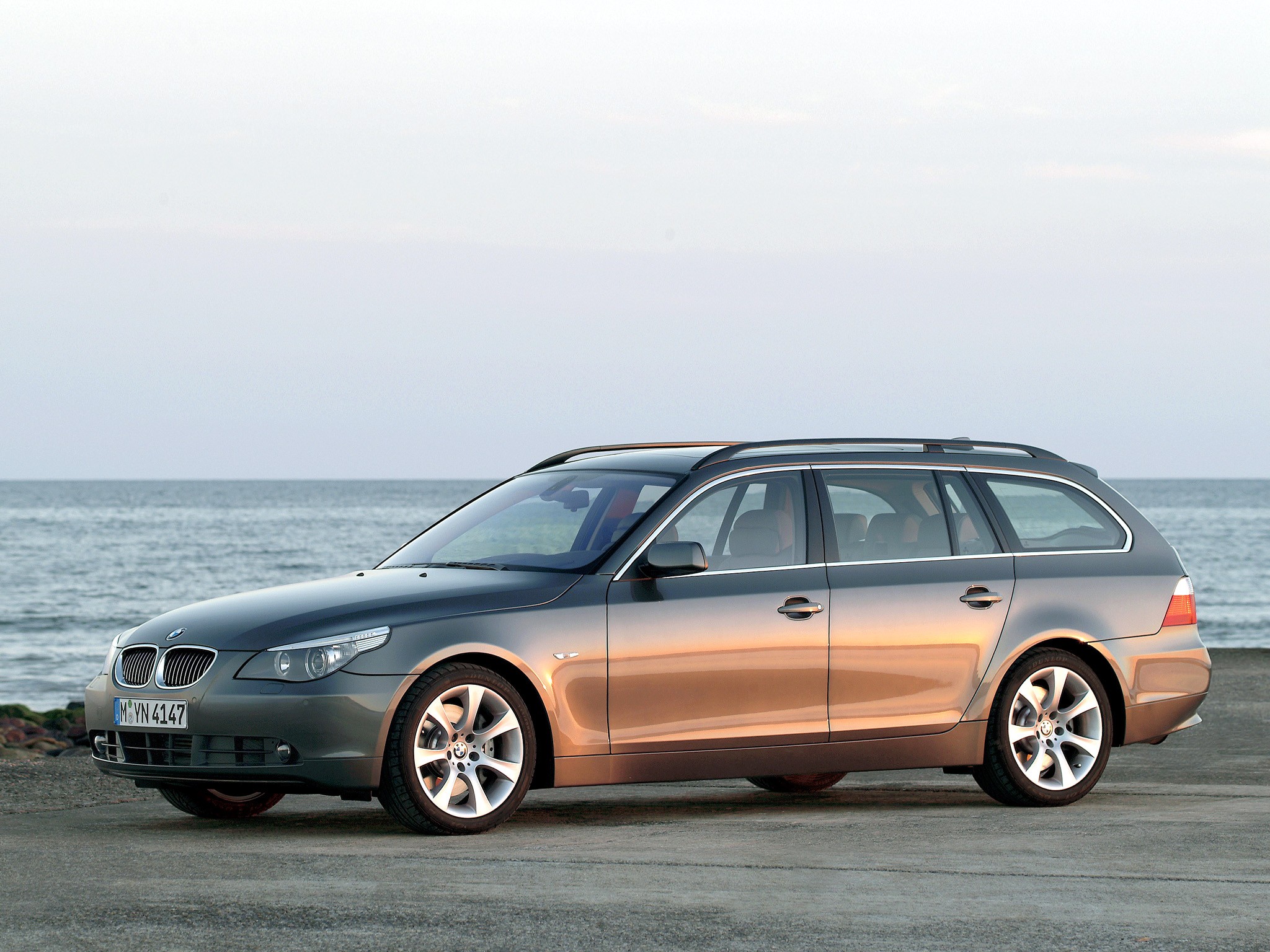 Bmw 5 Series Touring photo 43