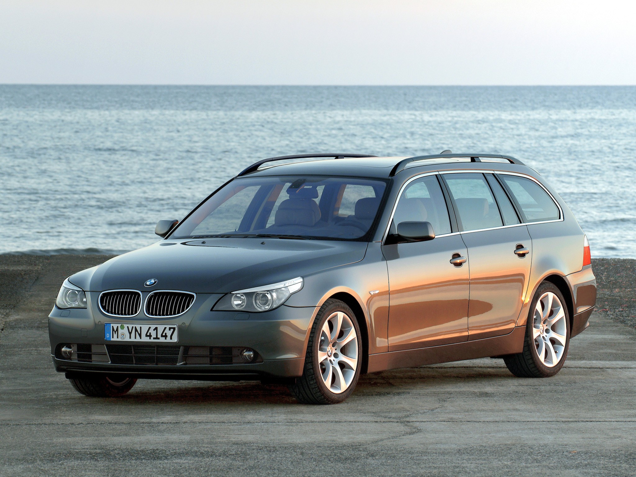 Bmw 5 Series Touring photo 44