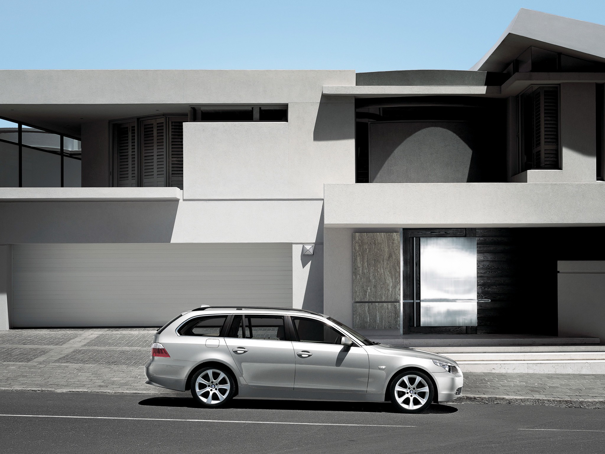 Bmw 5 Series Touring photo 46