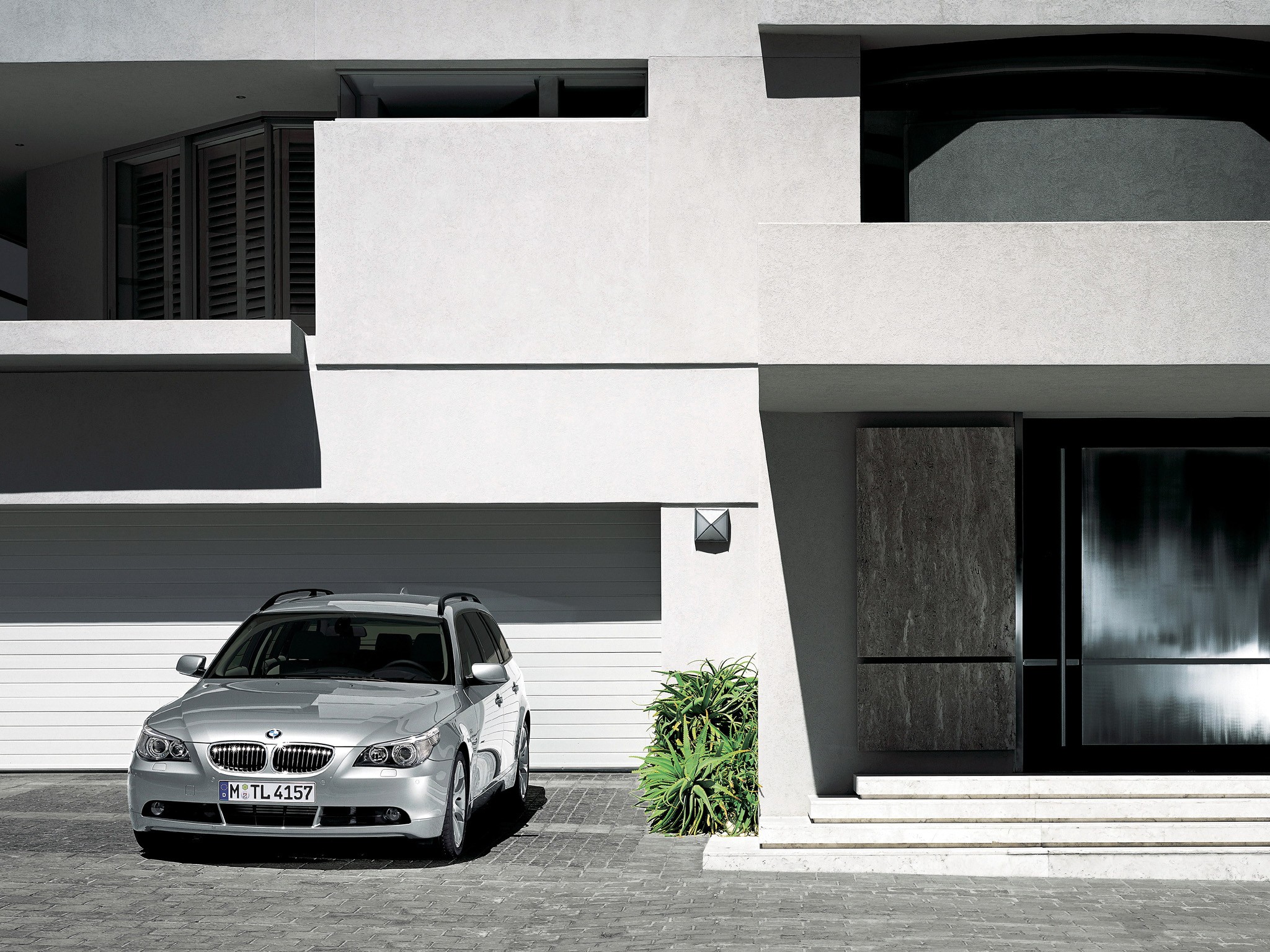 Bmw 5 Series Touring photo 47