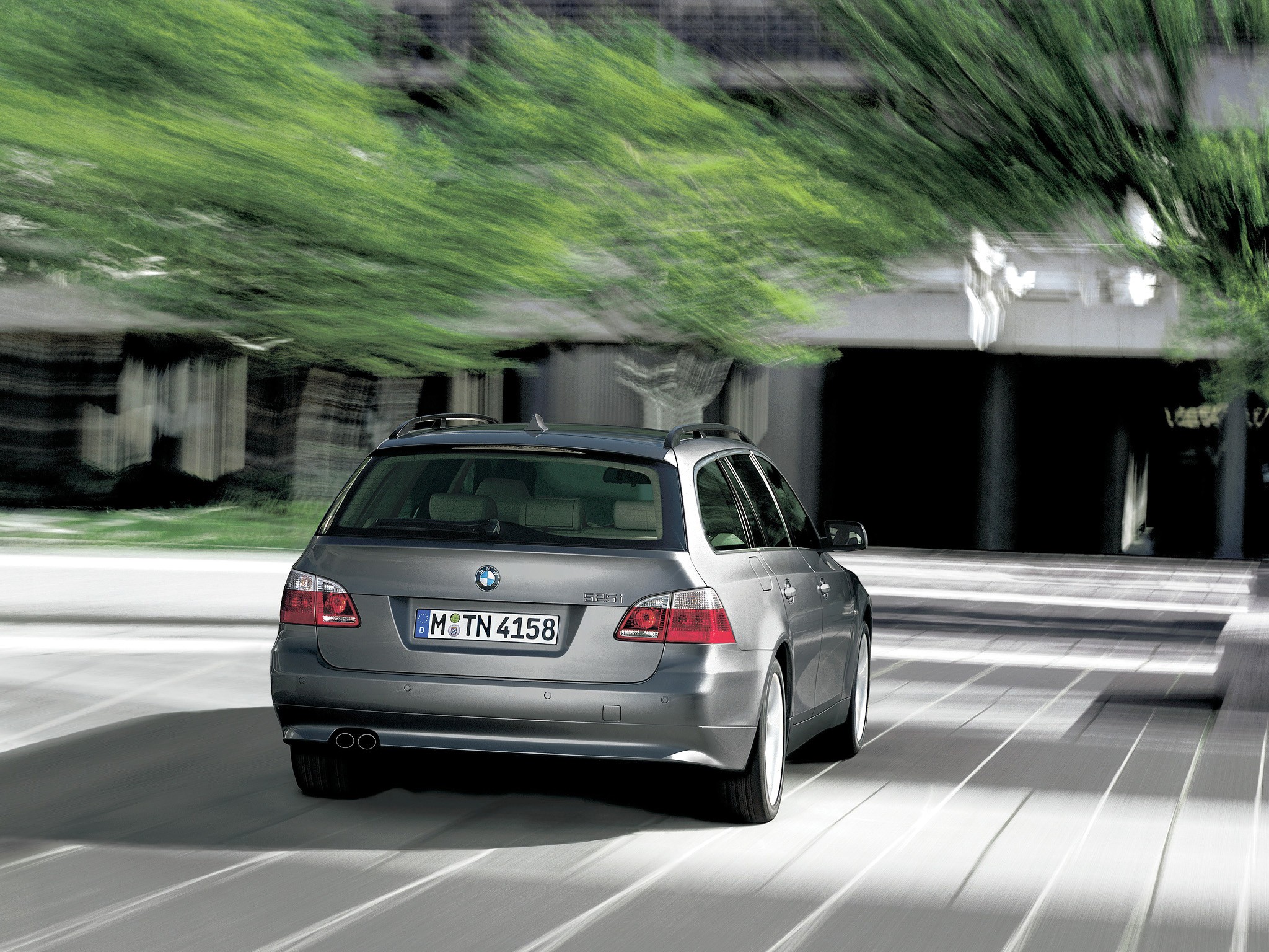 Bmw 5 Series Touring photo 51