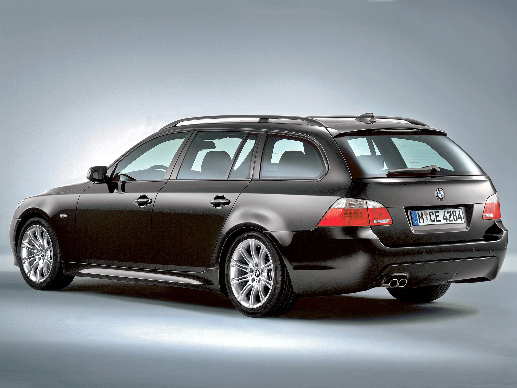 Bmw 5 Series Touring photo 52