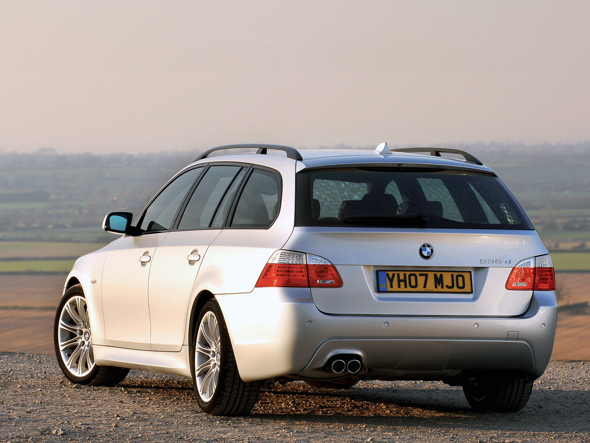 Bmw 5 Series Touring photo 58