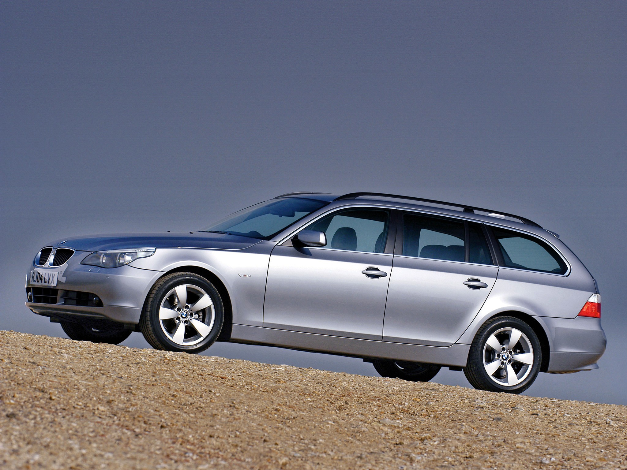 Bmw 5 Series Touring photo 59