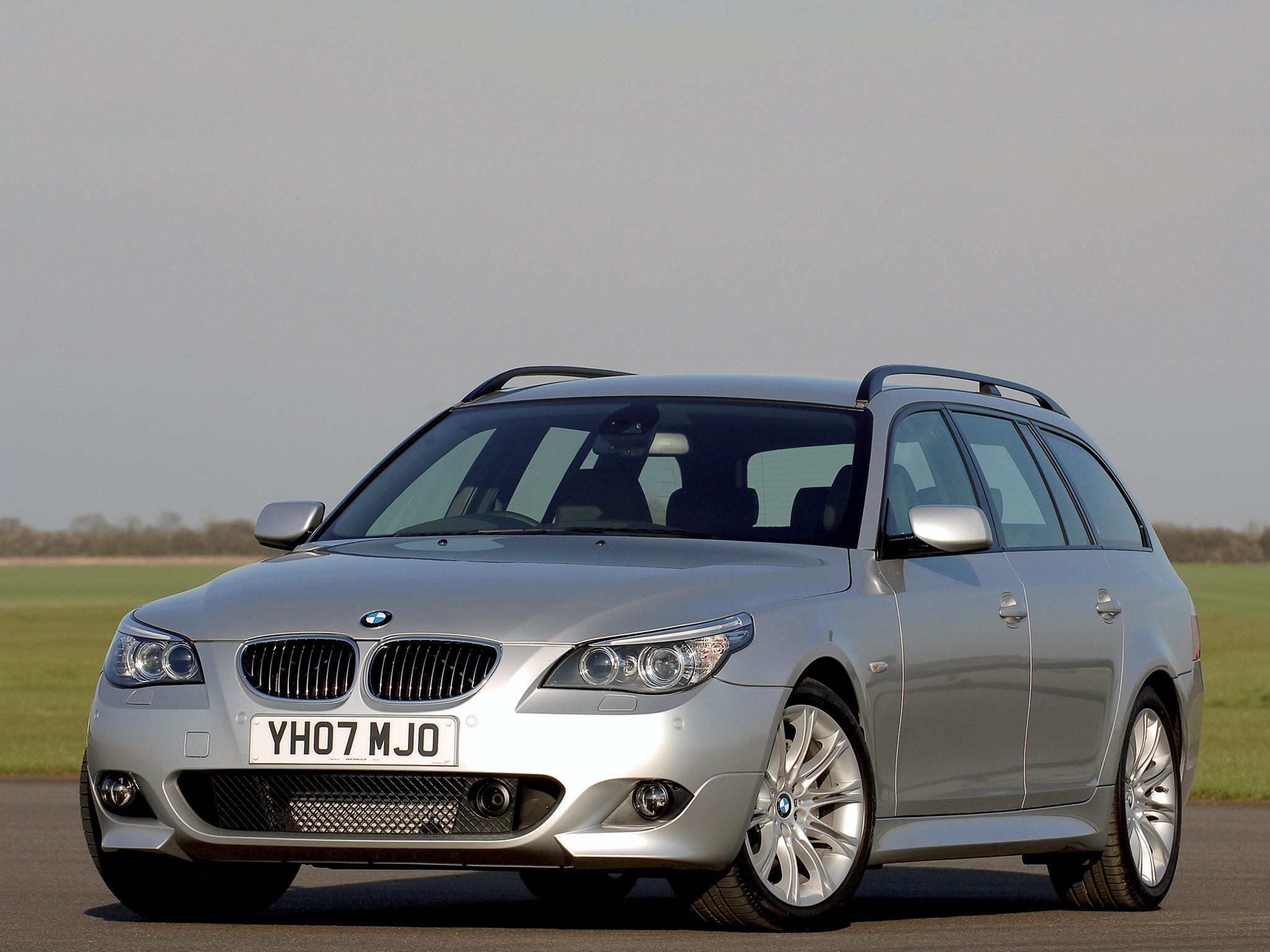 Bmw 5 Series Touring photo 60