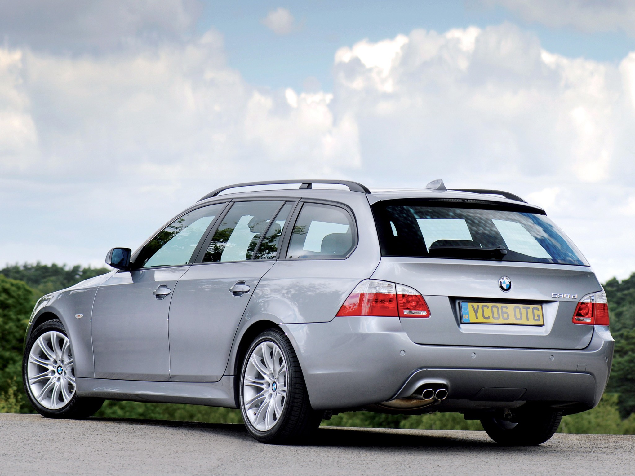 Bmw 5 Series Touring photo 62