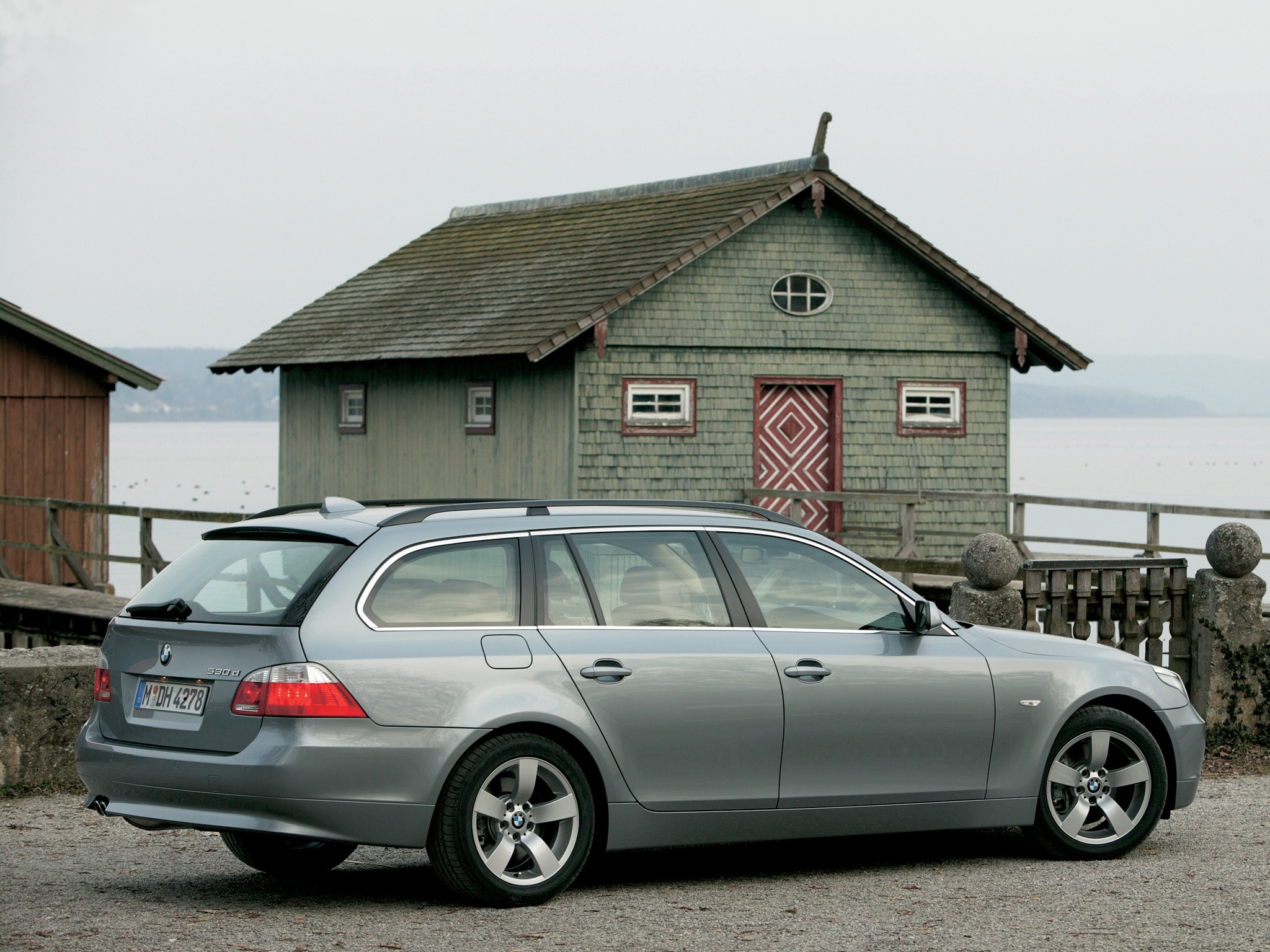 Bmw 5 Series Touring photo 66
