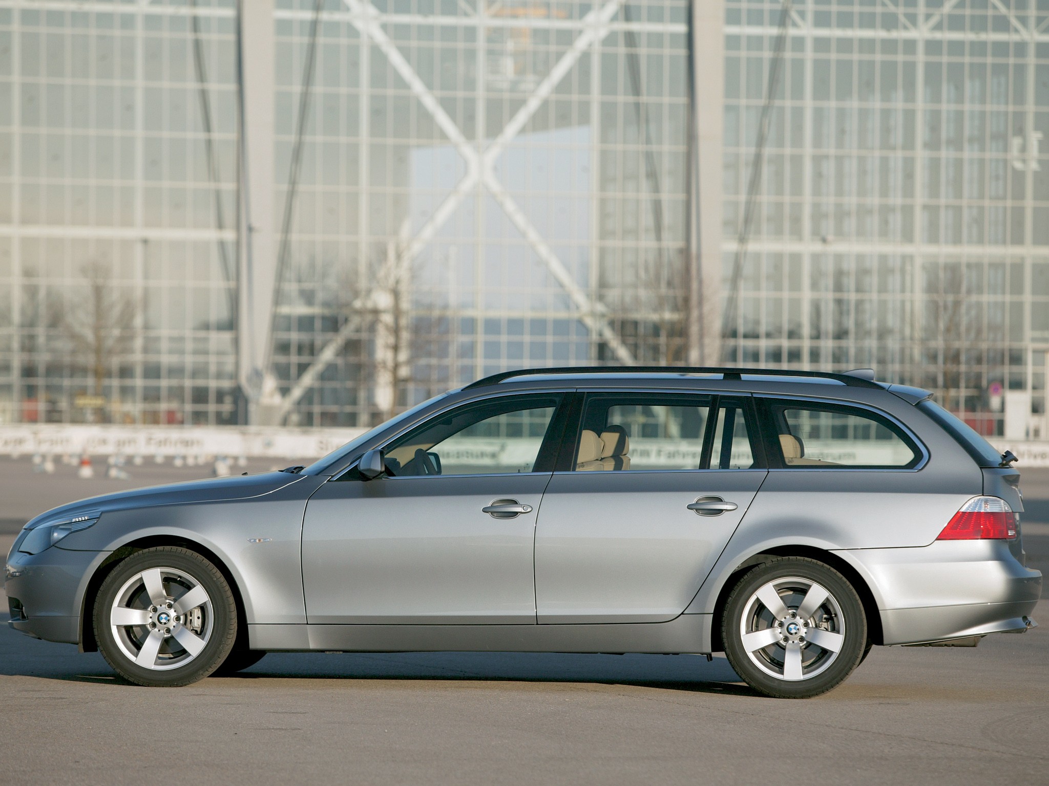 Bmw 5 Series Touring photo 67