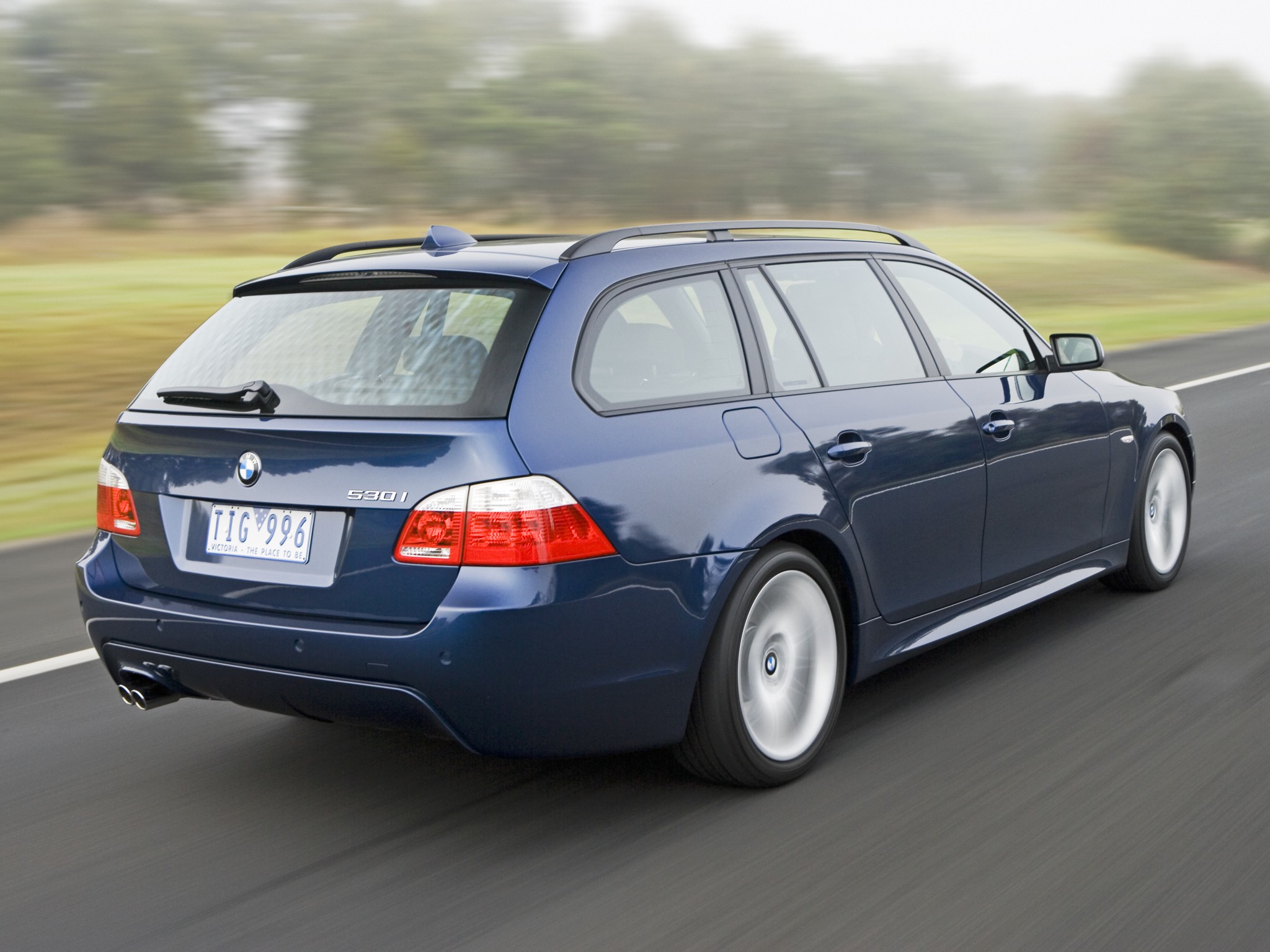 Bmw 5 Series Touring photo 71