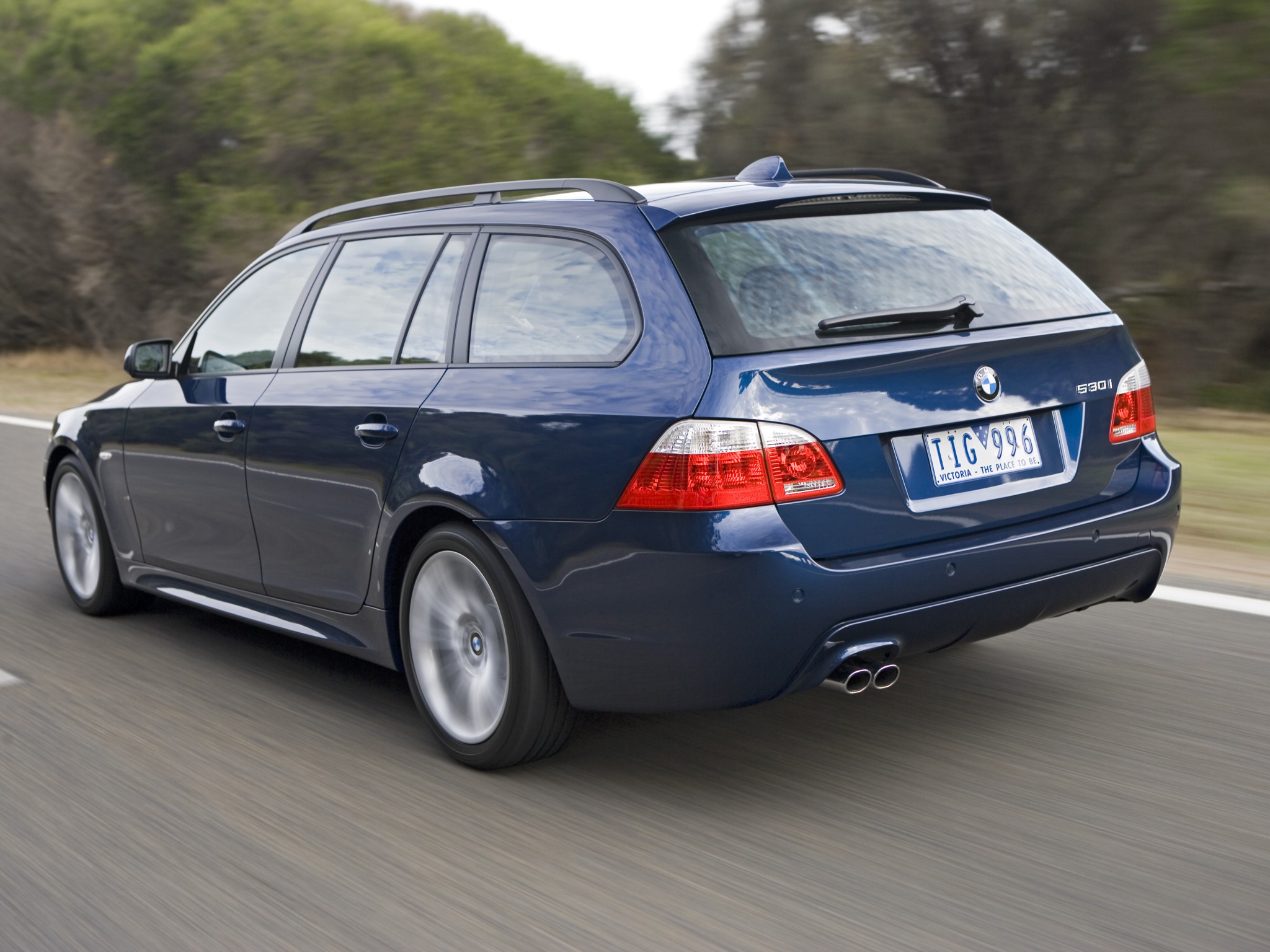 Bmw 5 Series Touring photo 73