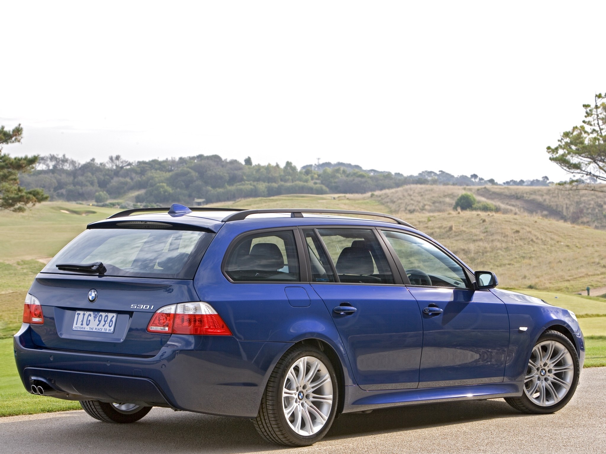 Bmw 5 Series Touring photo 75