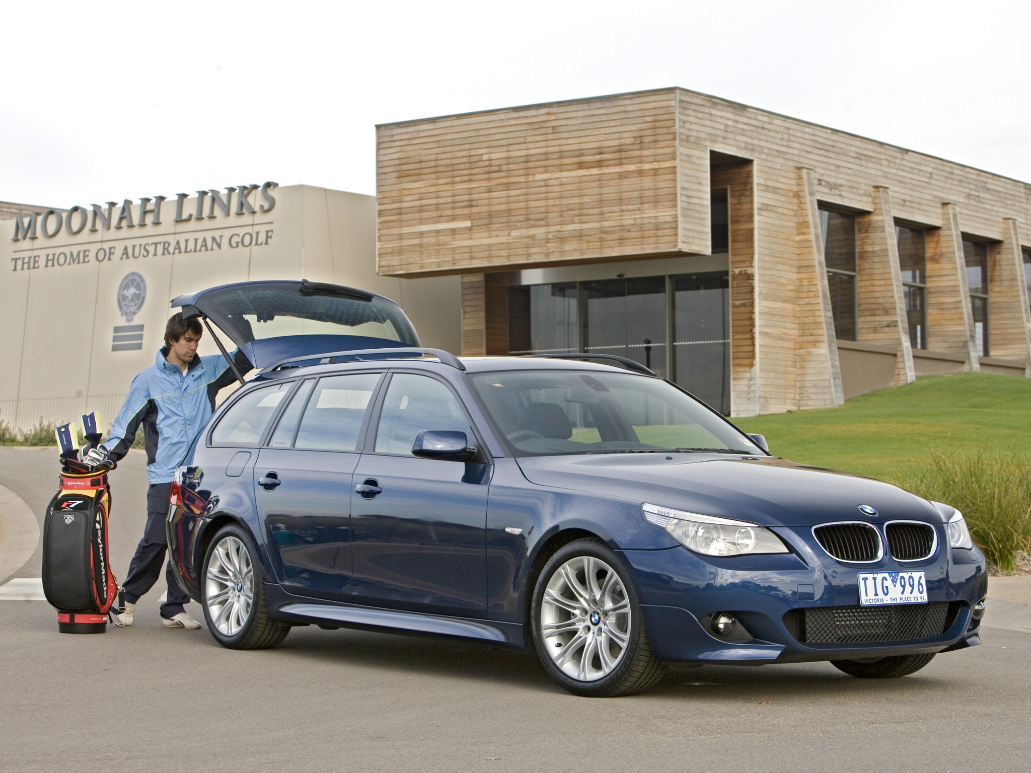Bmw 5 Series Touring photo 78