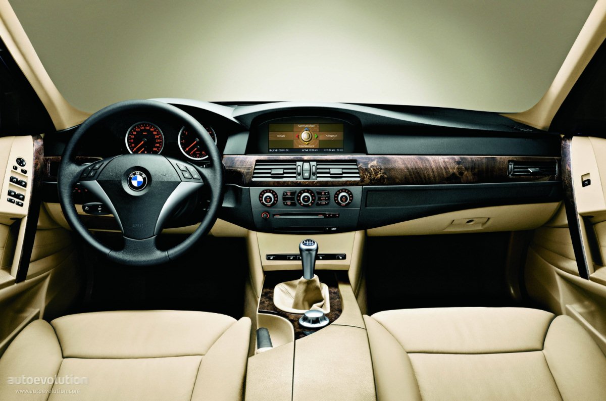 Bmw 5 Series Touring photo 81