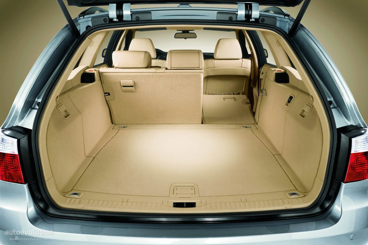 Bmw 5 Series Touring photo 82