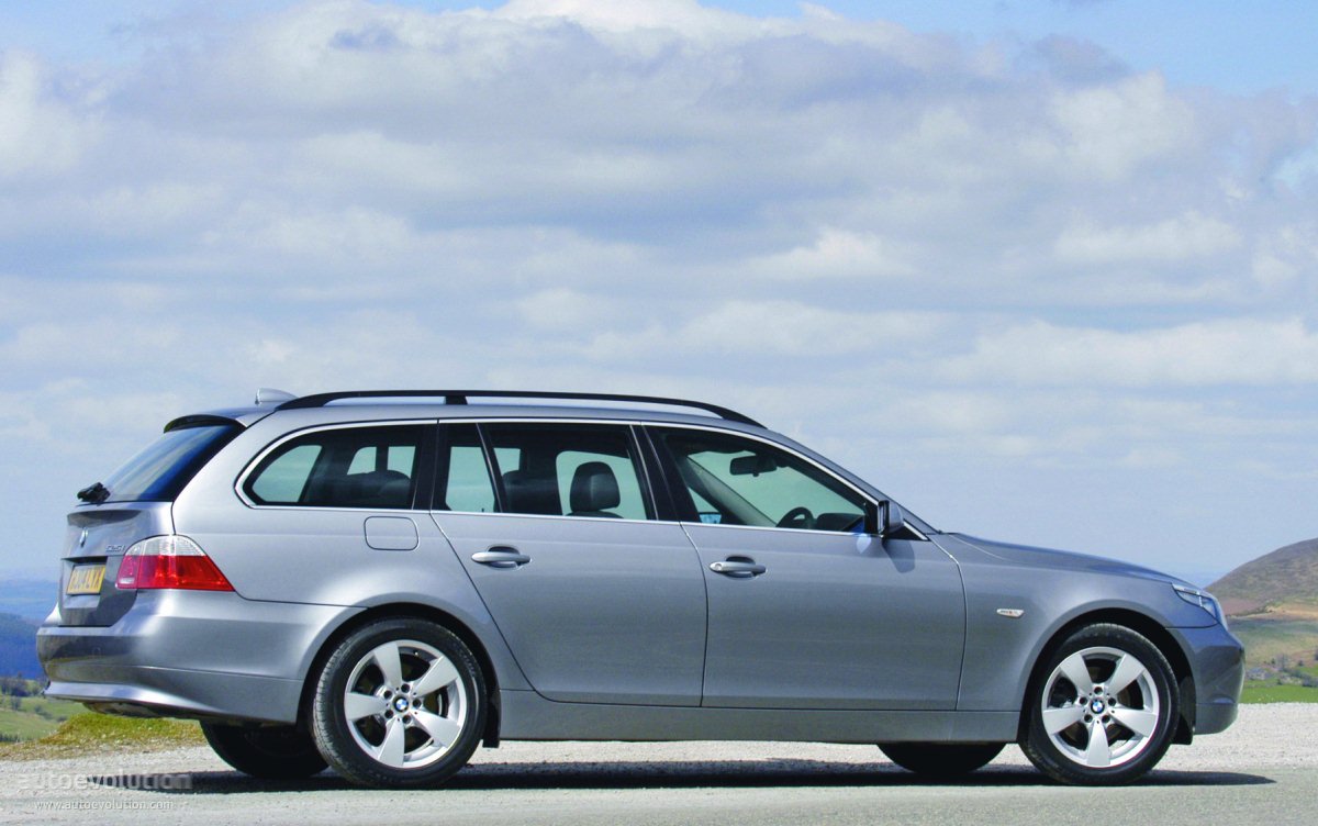 Bmw 5 Series Touring photo 2