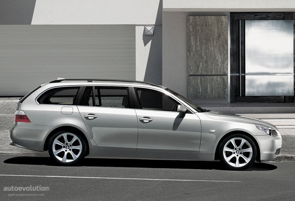 Bmw 5 Series Touring photo 10