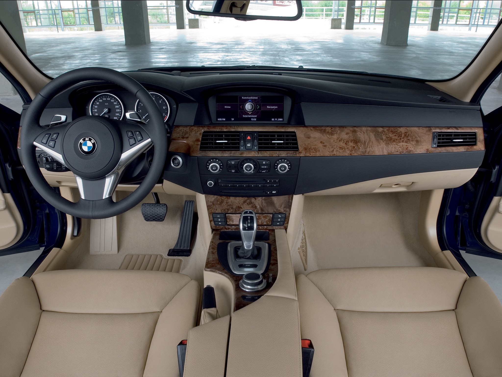 Bmw 5 Series Touring photo 40