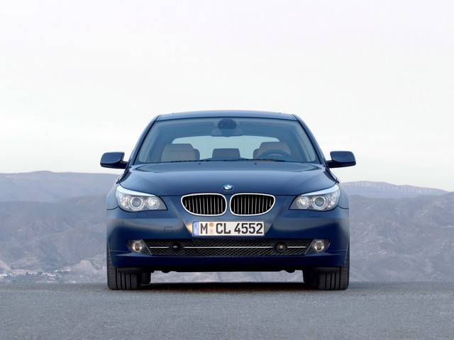 Bmw 5 Series Touring photo 33
